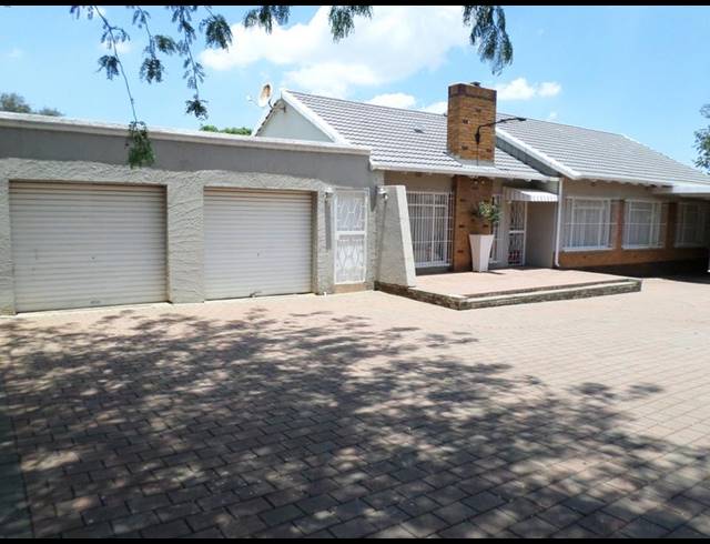 3 BEDROOM HOUSE FOR SALE IN MARLANDS